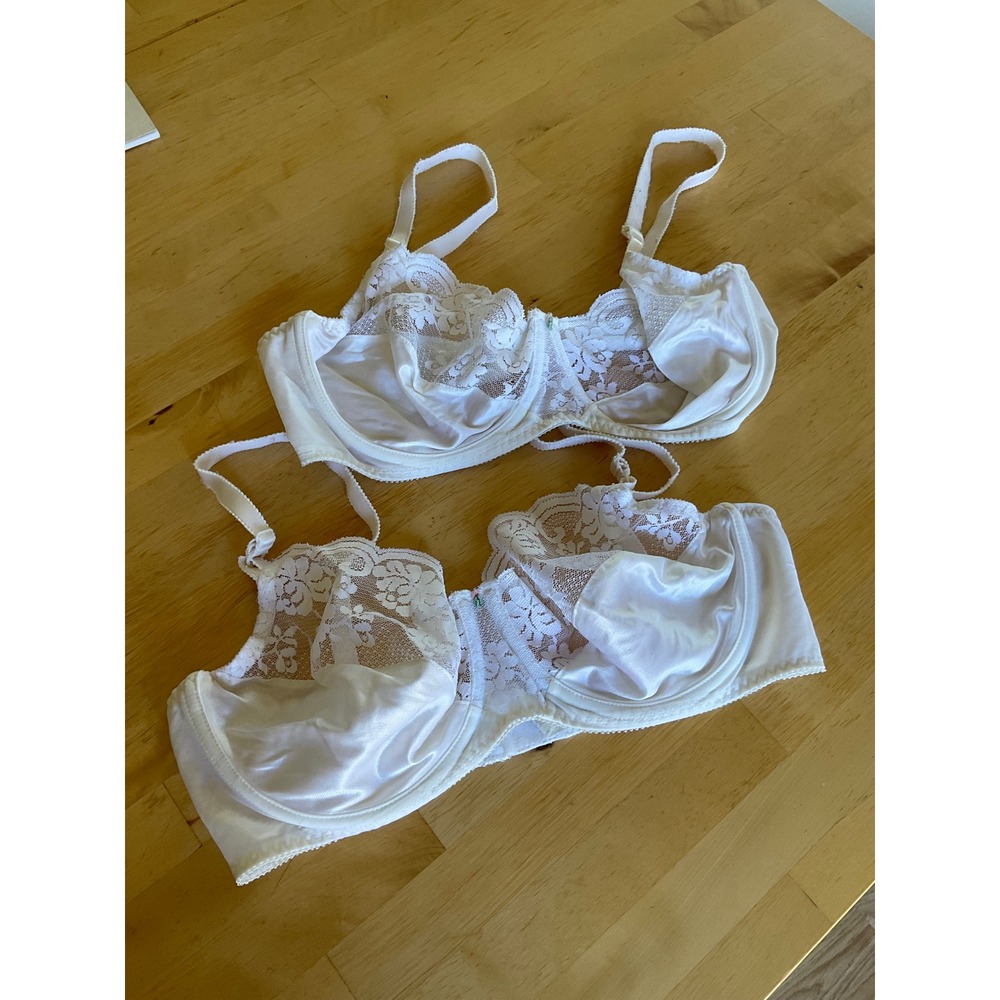 Fantasia Vintage White Lace and Satin Underwire Bras Floral Detail Set of 2 am